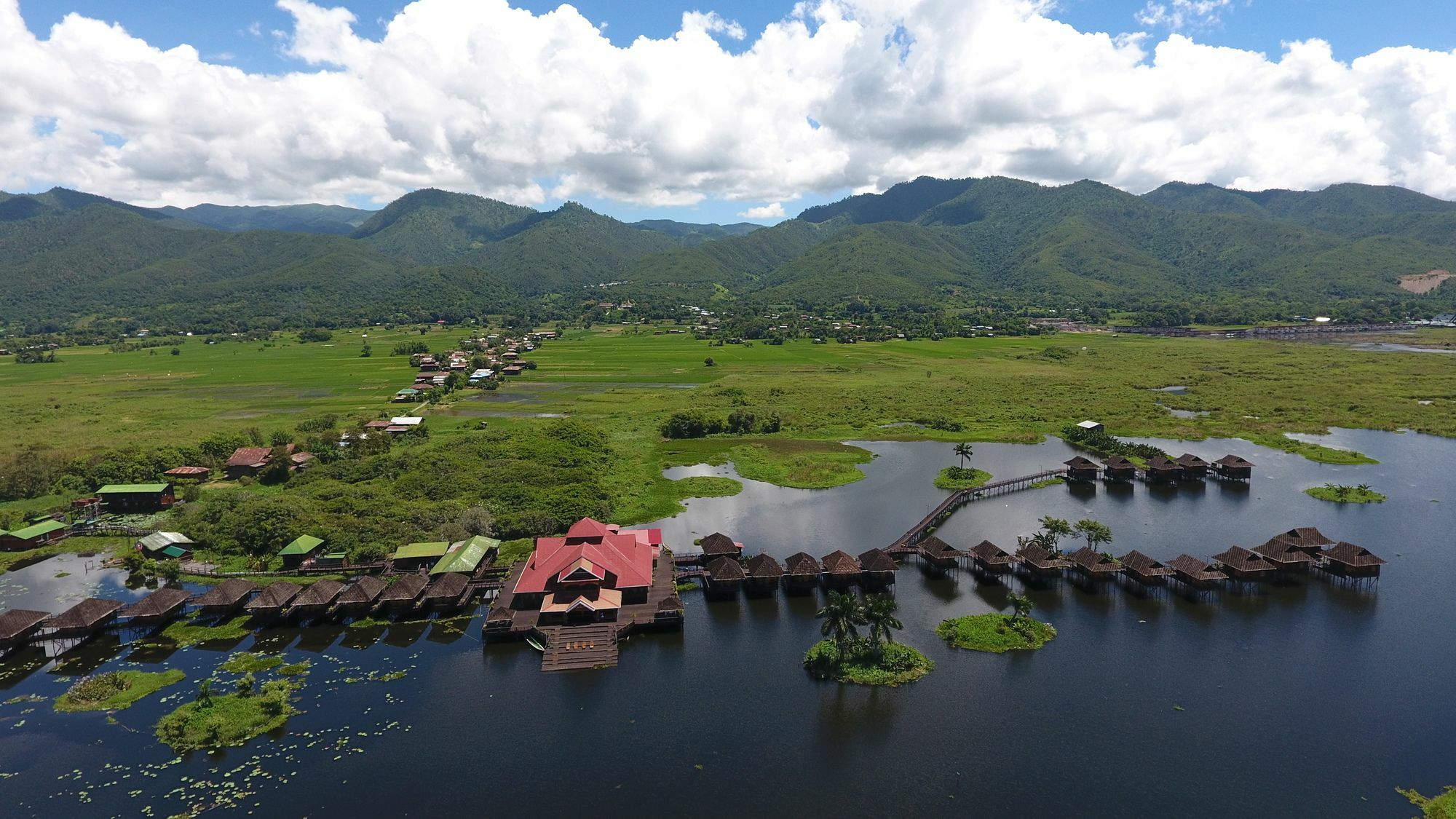 Golden Island Cottages Thale U Hotel Ивама Экстерьер фото