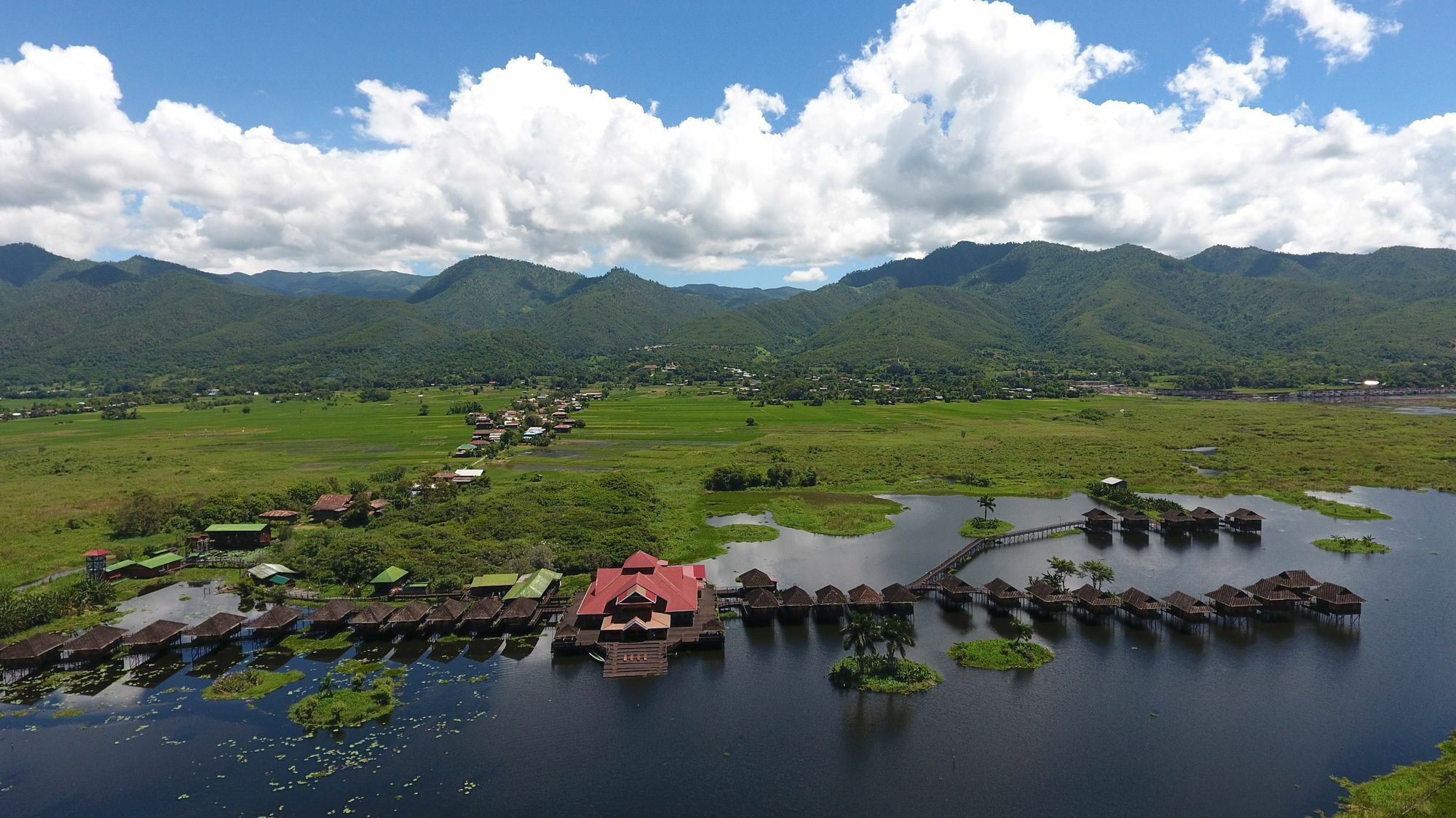 Golden Island Cottages Thale U Hotel Ивама Экстерьер фото
