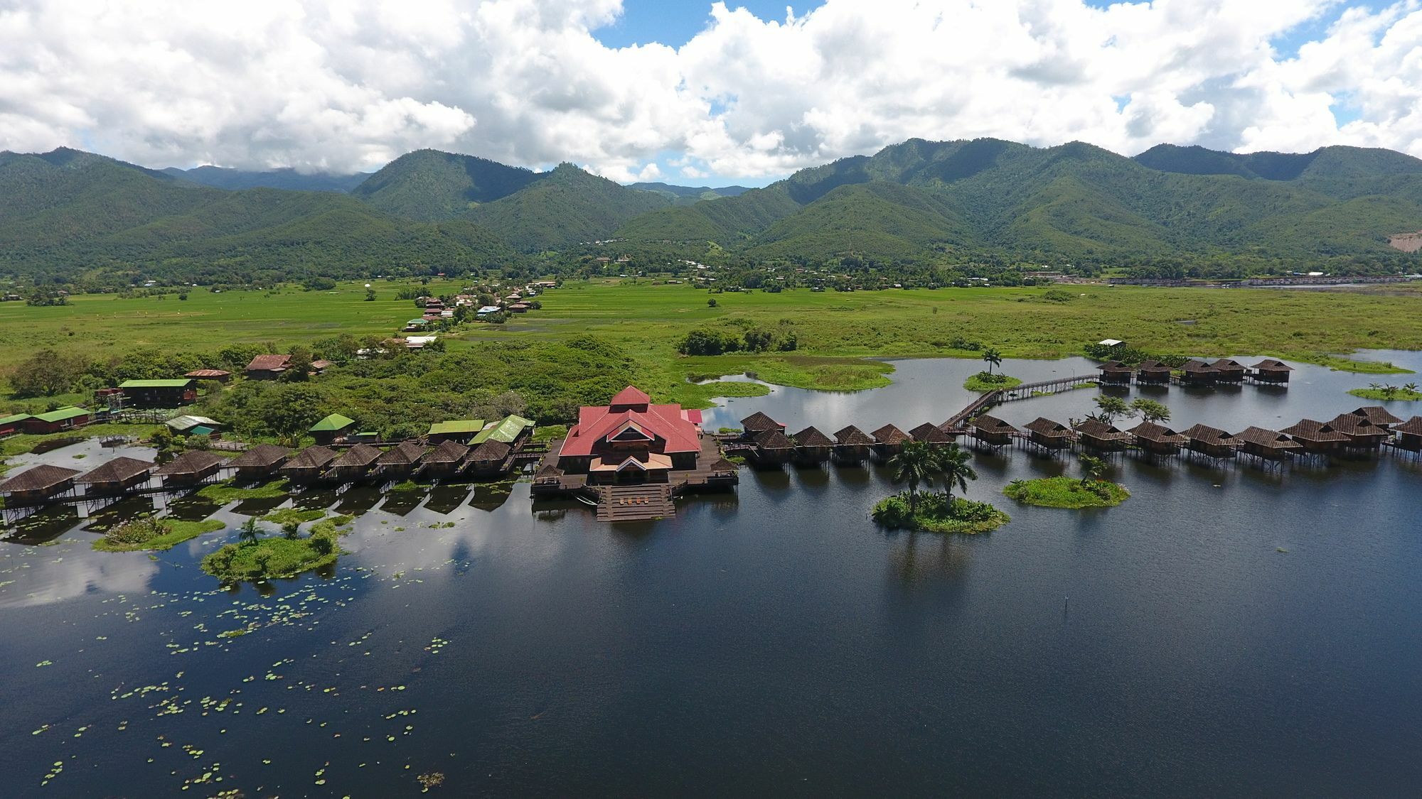 Golden Island Cottages Thale U Hotel Ивама Экстерьер фото
