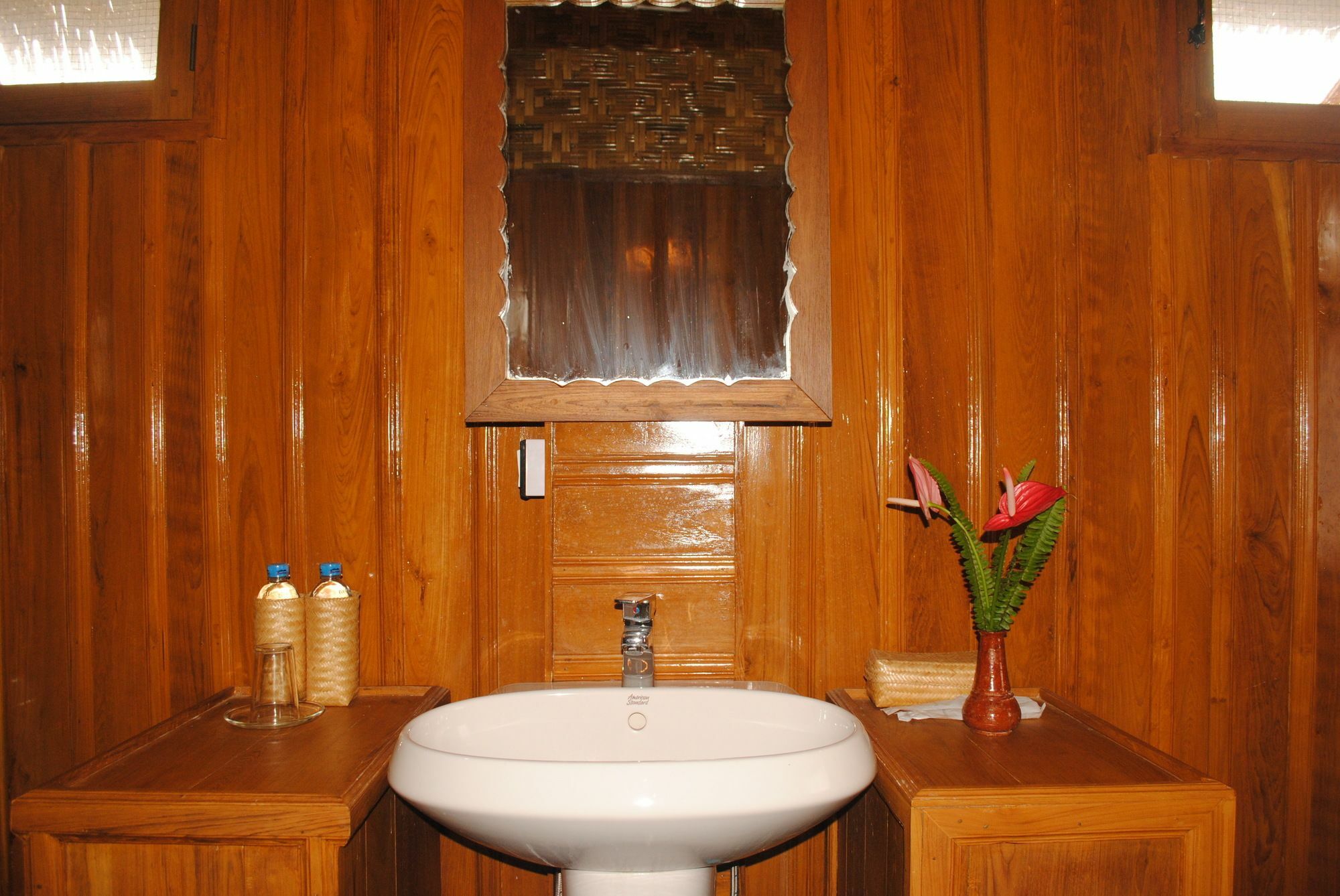 Golden Island Cottages Thale U Hotel Ивама Экстерьер фото